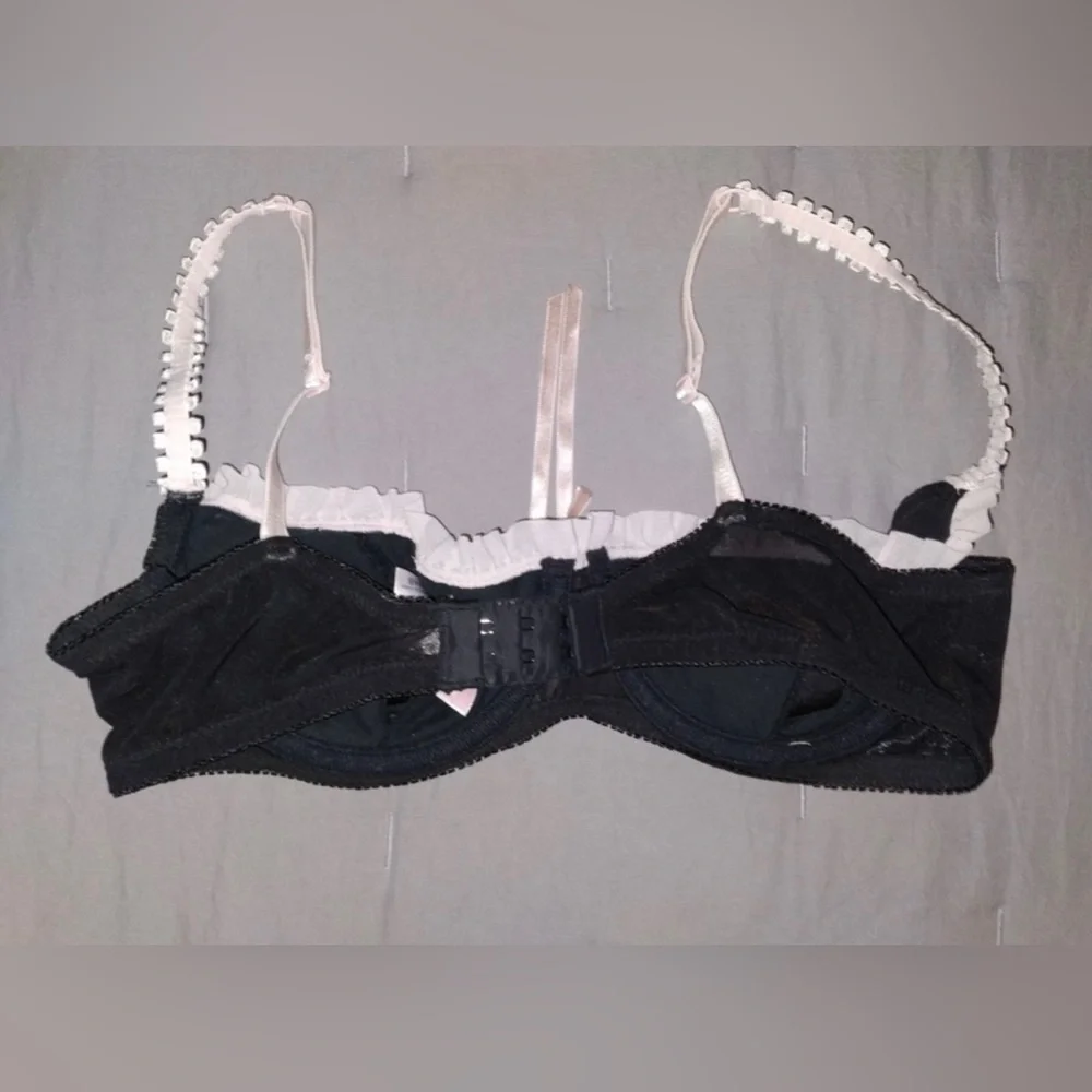 NWOT Vintage 2005 Victoria’s Secret Black & Pink Bra & Skirted Thong Set - Picture 3 of 7